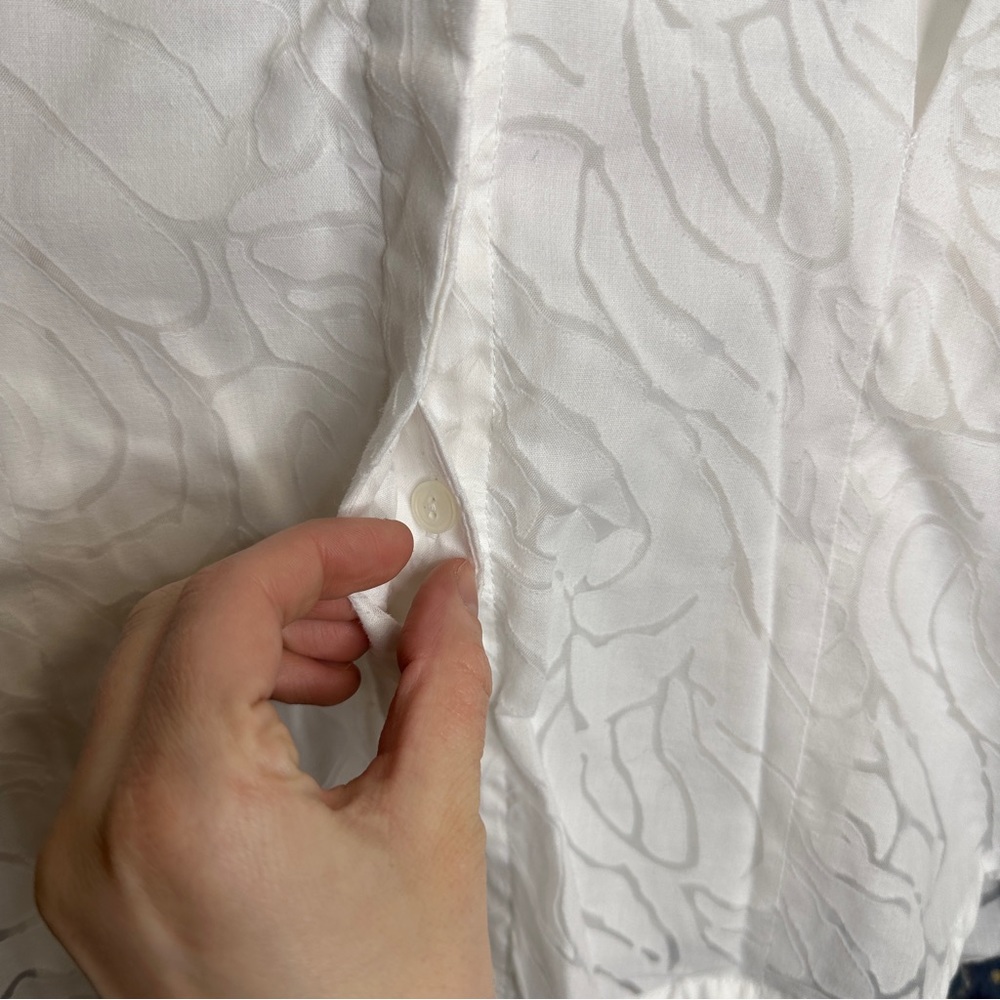 🦋5/20$🦋 sheer floral tie up blouse - Picture 5 of 14